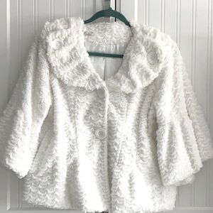 NEW White, retro style, bubble sleeves & pockets 😁